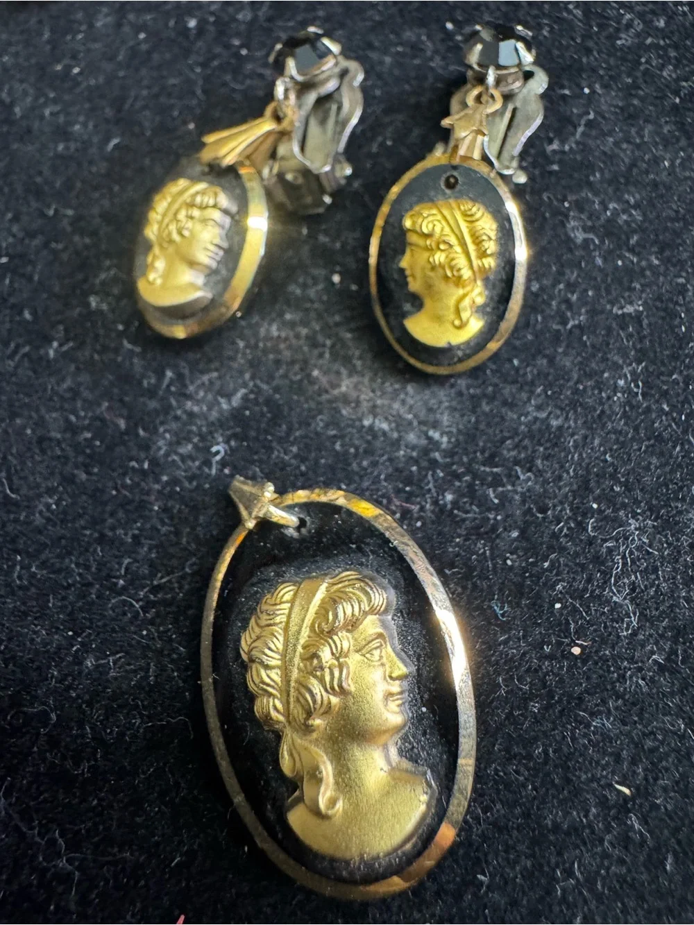 Gold and Black Glass Cameo Pendant and Clip-On Earrings Set